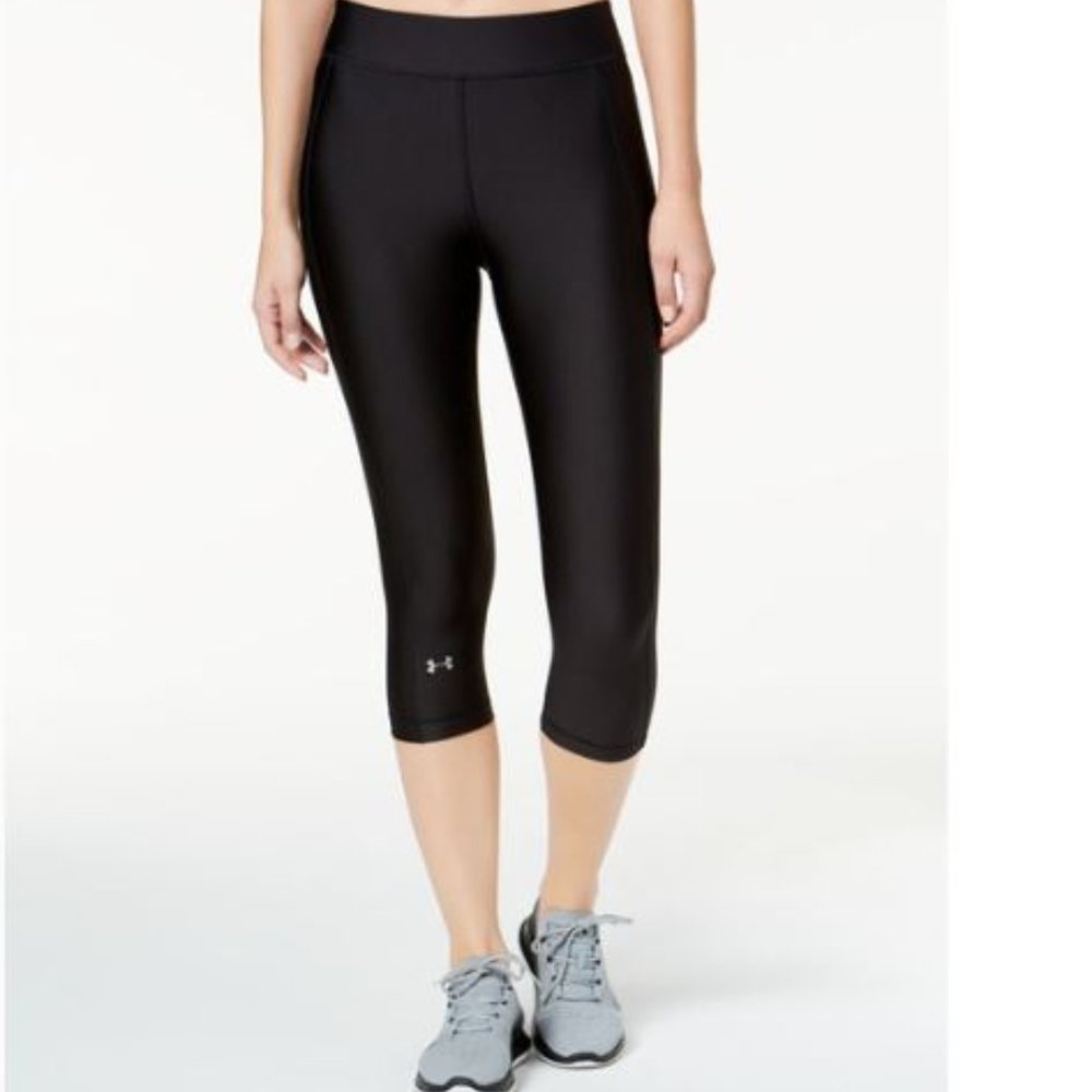 Under Armour NWT Women's Medium Black Capri Athletic Leggings